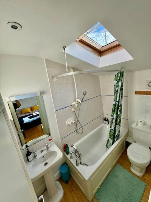 Victoria - 1 Bedroom Appartment 4 People ลอนดอน ภายนอก รูปภาพ